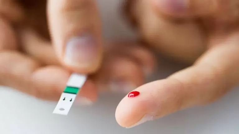 Великобритания выпустит наборы для домашнего тестирования на наличие антител к SARS-CoV-2