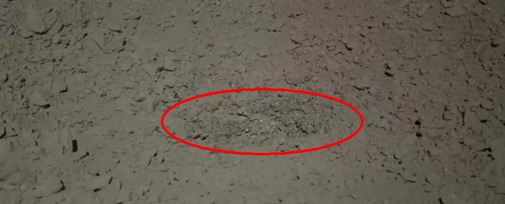 Наконец-то мы узнали, что за блестящее вещество находится на дальней стороне Луны